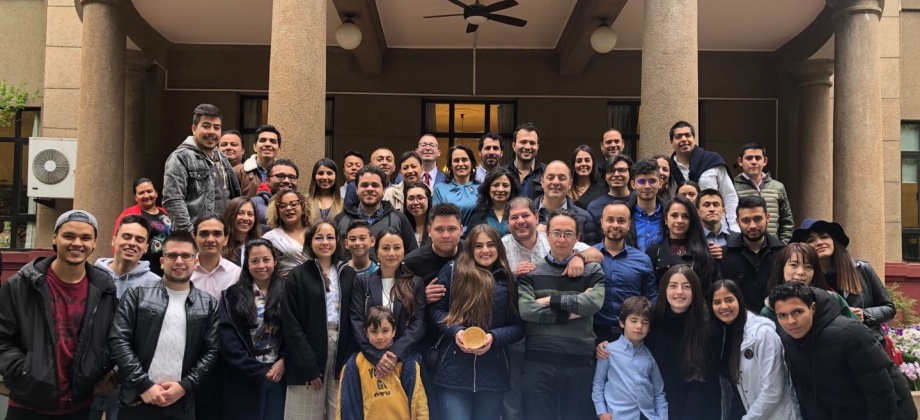 La Embajada de Colombia en China celebró encuentro comunitario con la comunidad colombiana residente 
